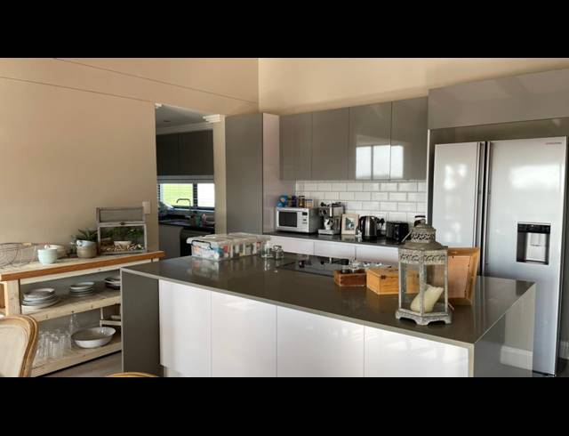 5 BEDROOM HOUSE TO LET IN PALM LAKES ESTATE